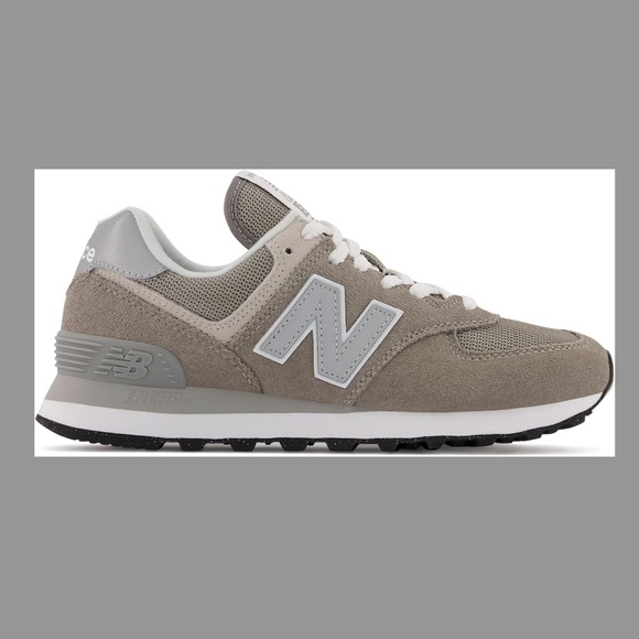 New Balance Womens 574 Core Sneaker Women's Size 6.5 - Picture 2 of 3